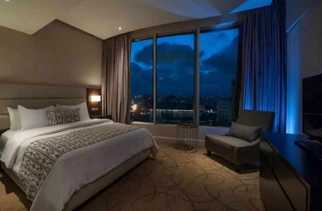 Hotel Embassy Suites room luxe